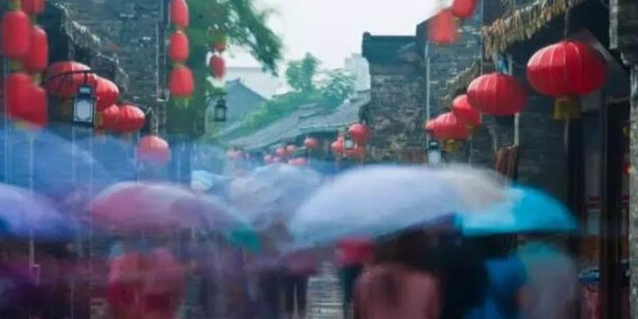 彩票365-苏州未来15天穿衣指南，从雨巷到艳阳，一衣穿遍江南春