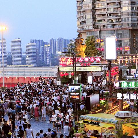 重庆未来三天天气预报，阴雨连绵，气温起伏需留意
